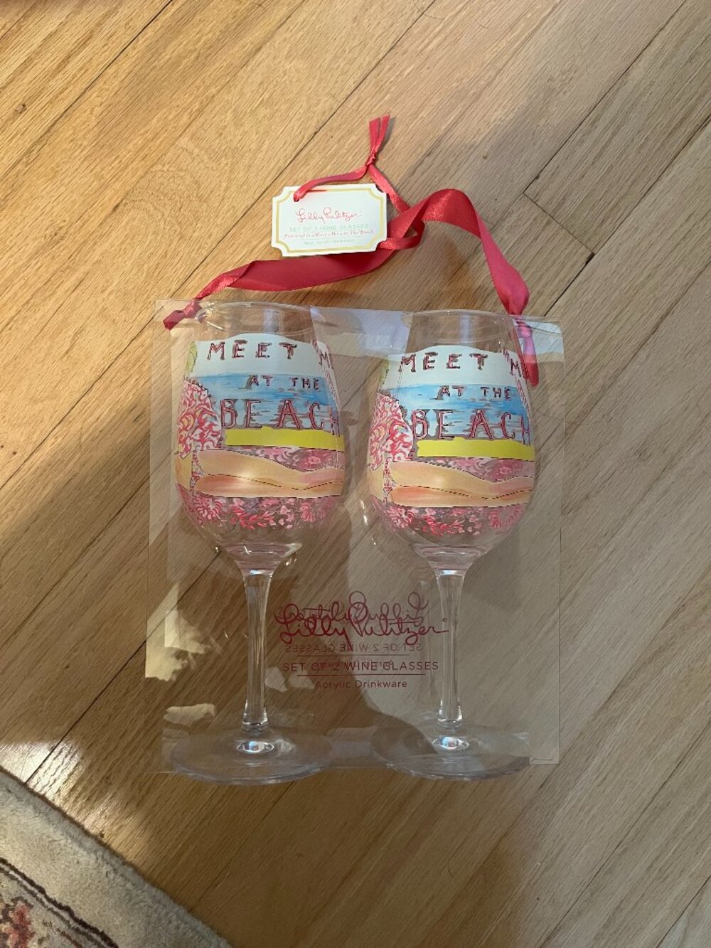 New in Box Lilly Pulitzer Meet Me at the Beach Plastic Wine Glasses